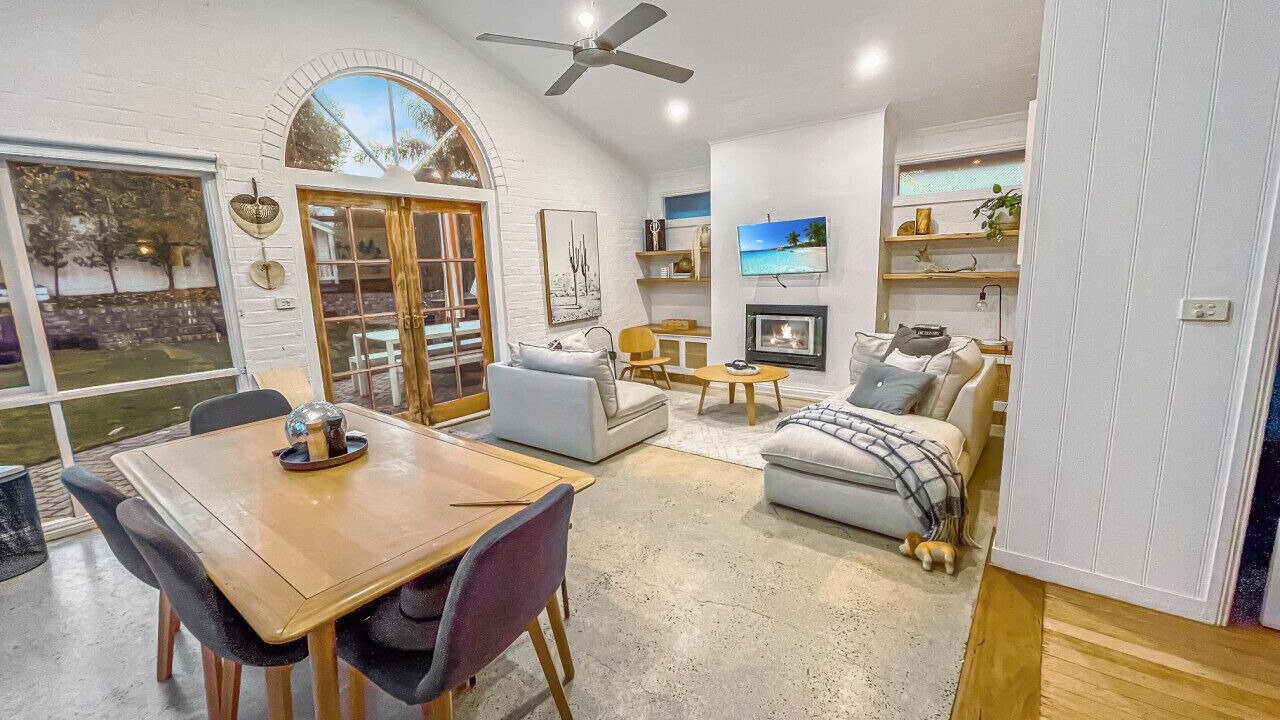 Photo of Livingroom in Belmont