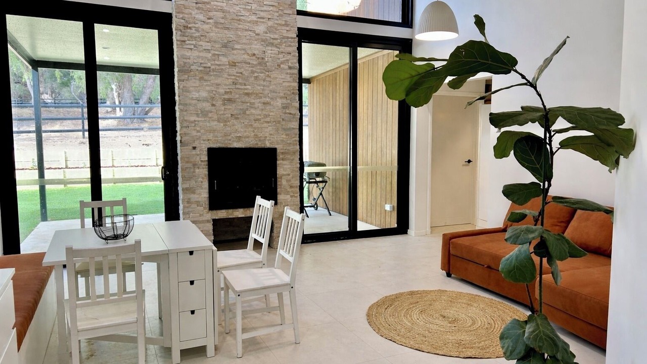 Photo of Livingroom in Herron