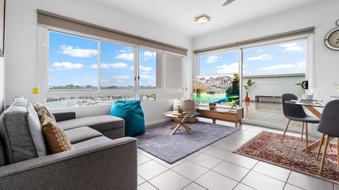 Photo of Livingroom in Cullen Bay