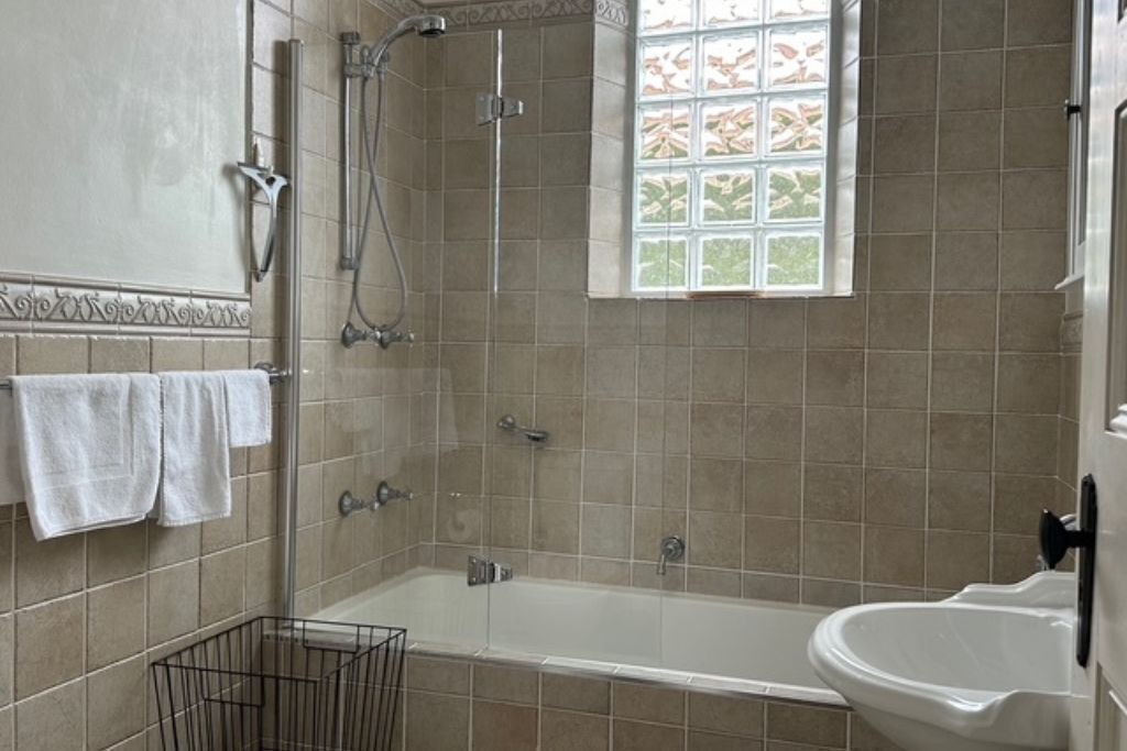 Photo of Bathroom in Orange