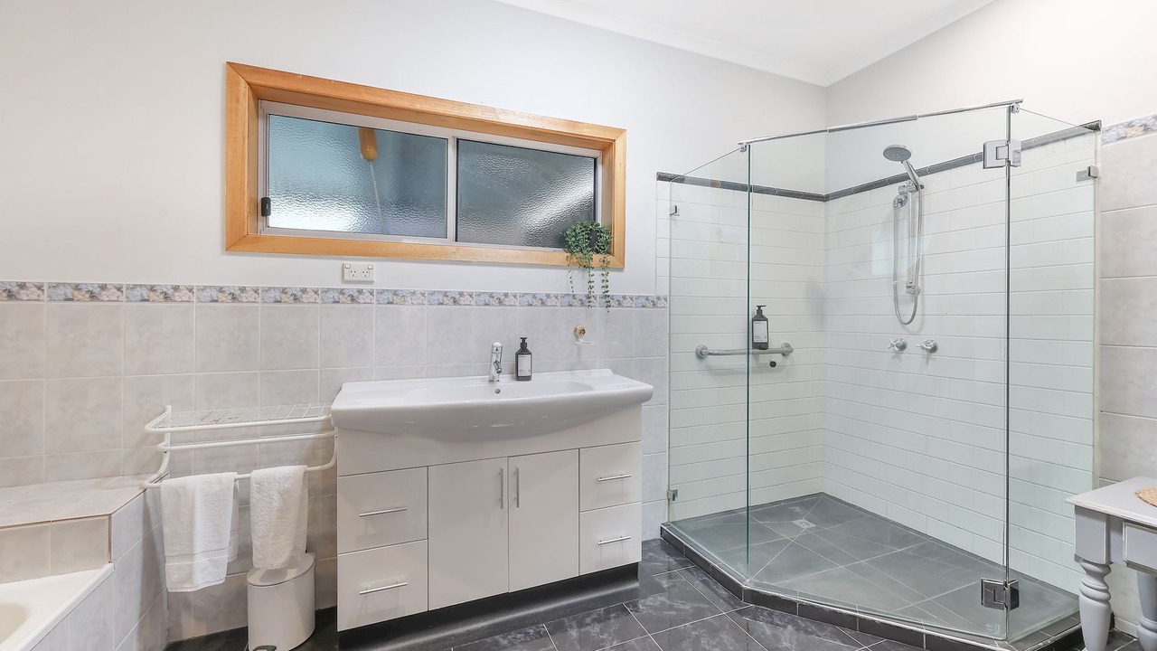 Photo of Bathroom in Warrnambool