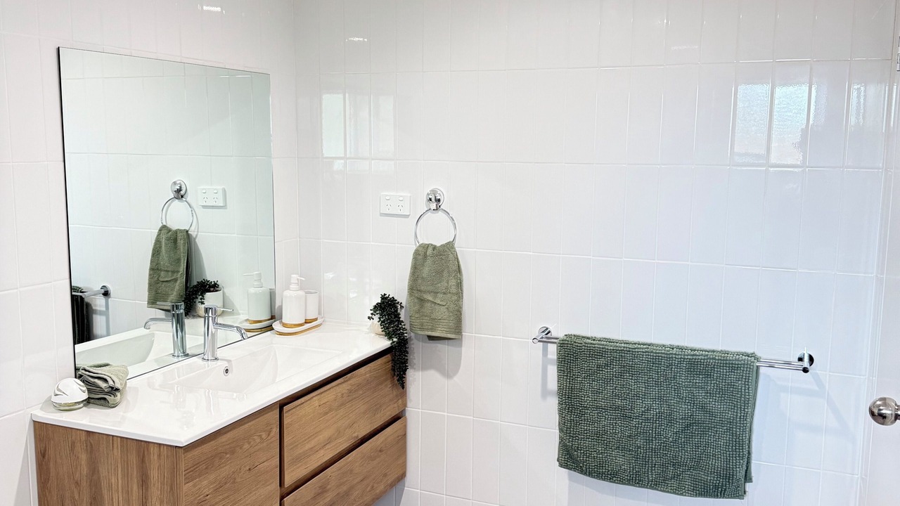 Photo of Bathroom in Lightning Ridge