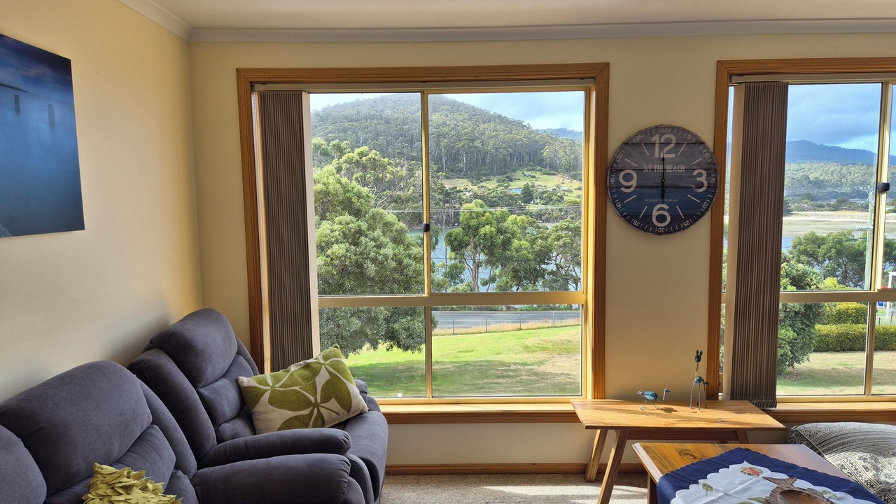Photo of Livingroom in Eaglehawk Neck