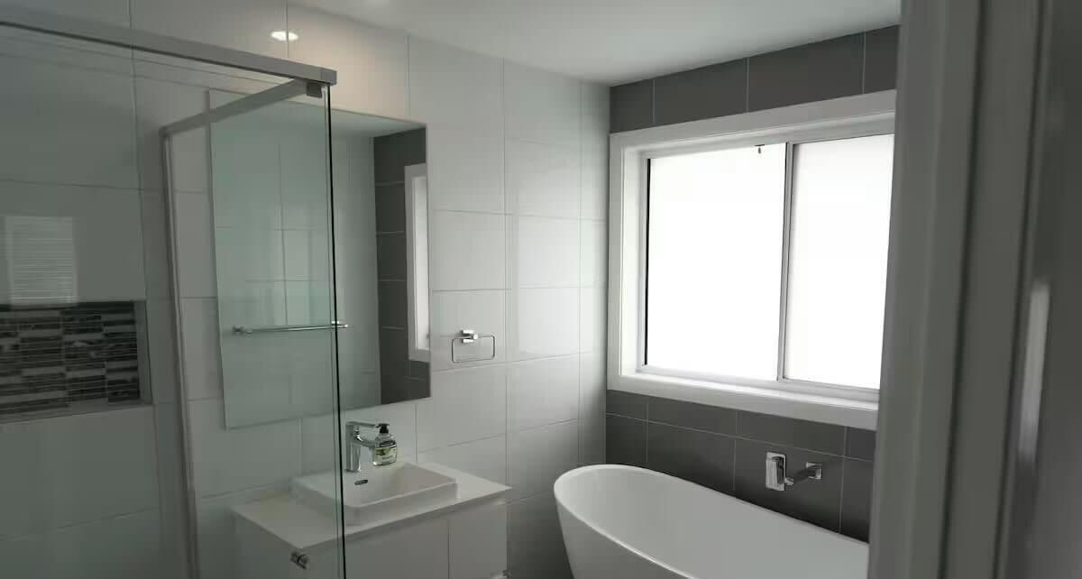 Photo of Bathroom in Gledswood Hills