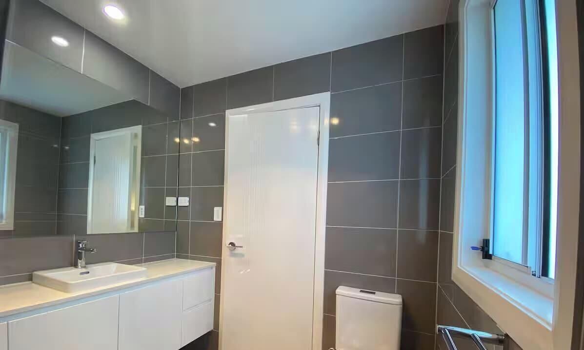 Photo of Bathroom in Gledswood Hills