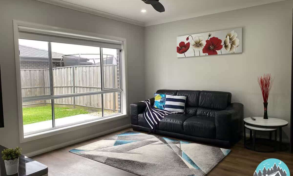 Photo of Livingroom in Gledswood Hills