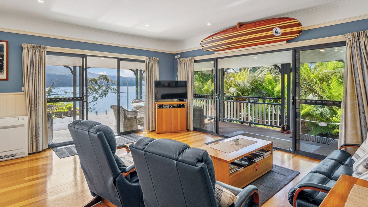 Photo of Livingroom in Adventure Bay