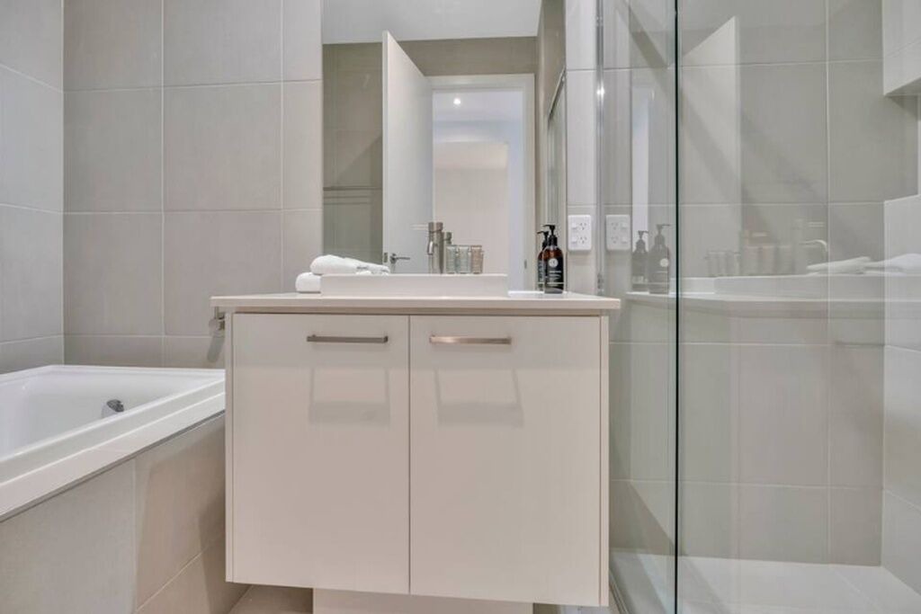 Photo of Bathroom in Taperoo