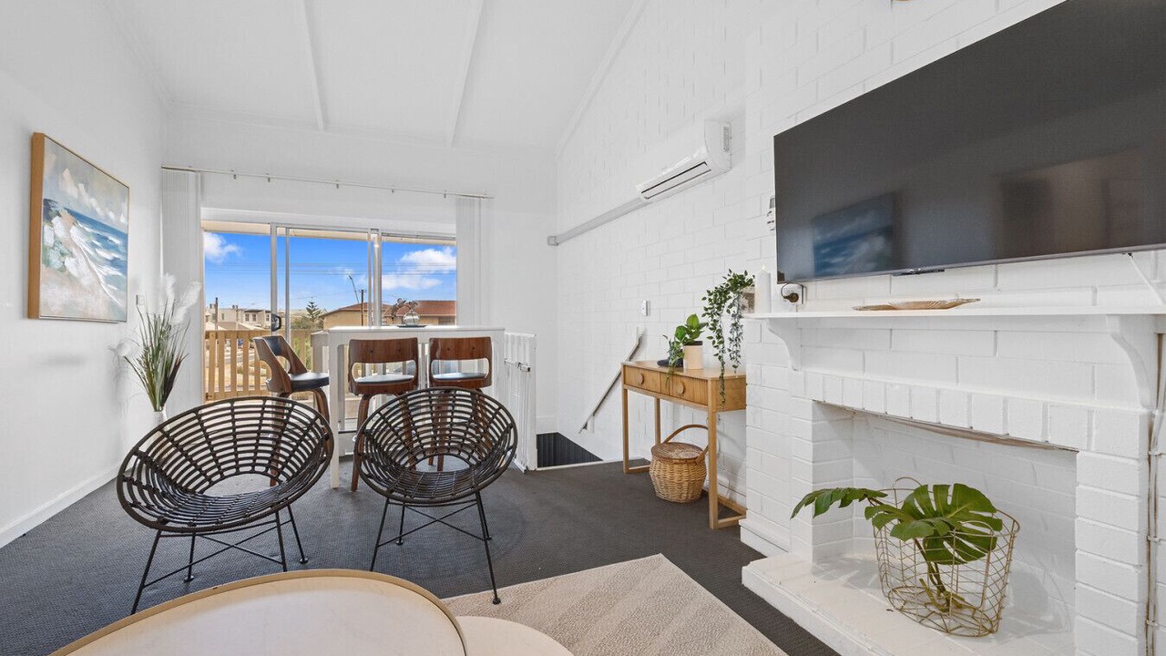Photo of Livingroom in West Beach