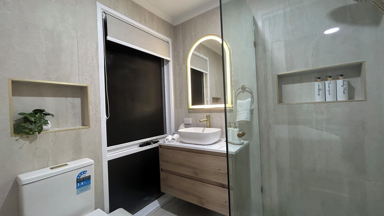 Photo of Bathroom in Gladstone Park