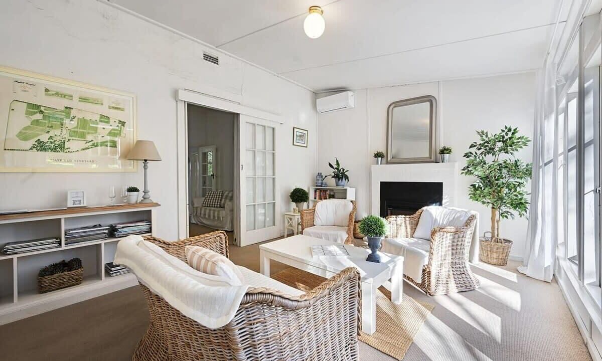 Photo of Livingroom in Emu Swamp