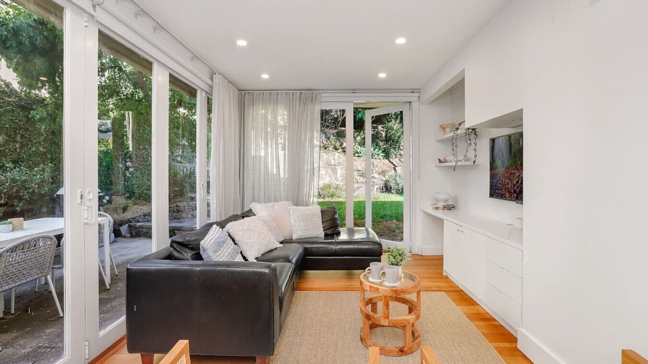 Photo of Livingroom in McMahons Point