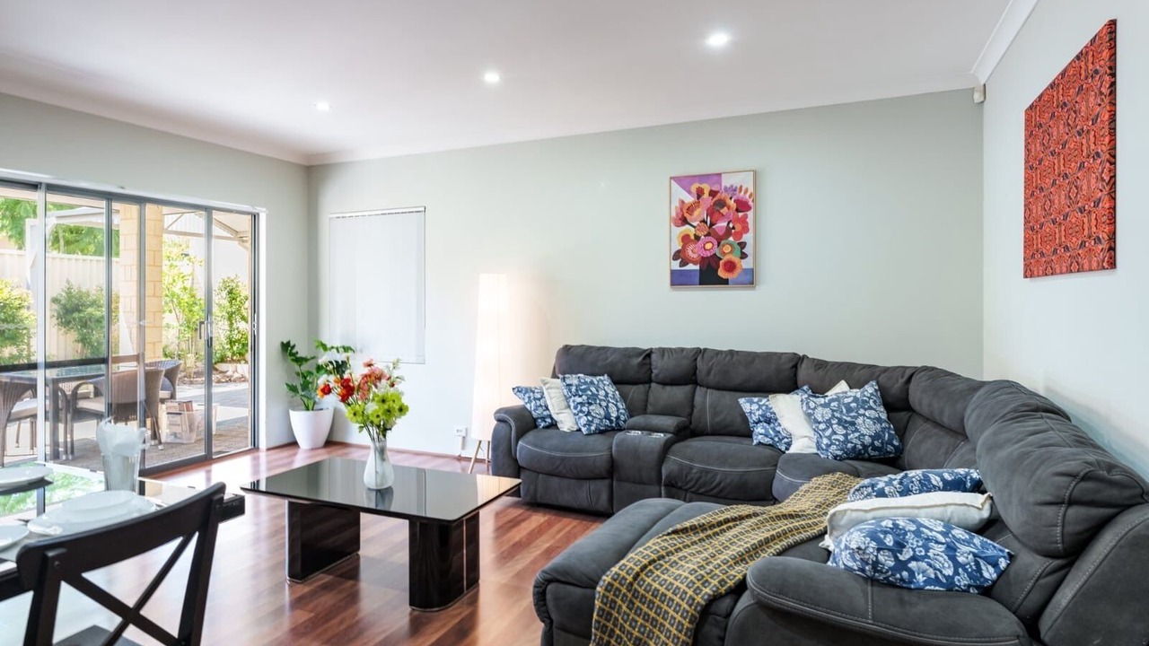 Photo of Livingroom in Queens Park