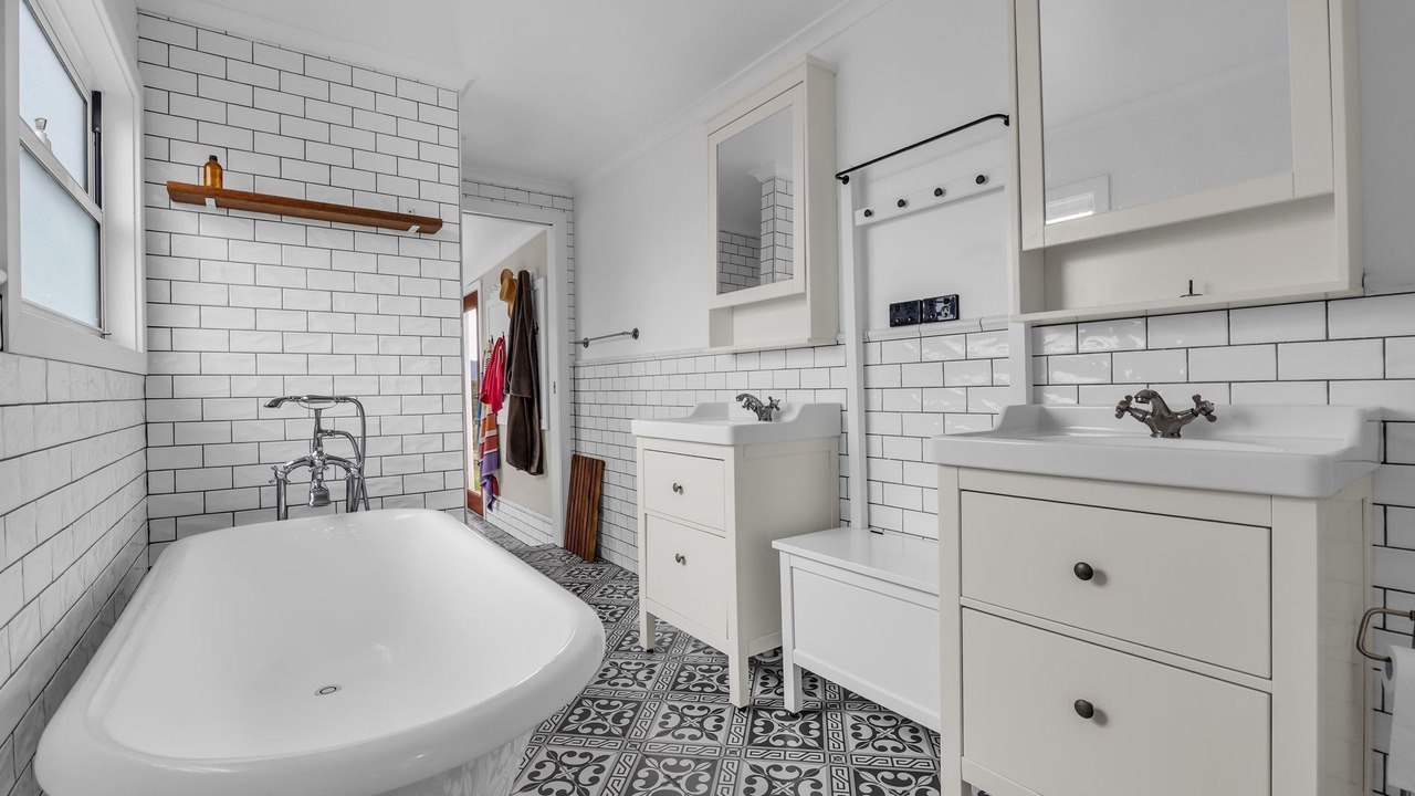 Photo of Bathroom in Coolagolite