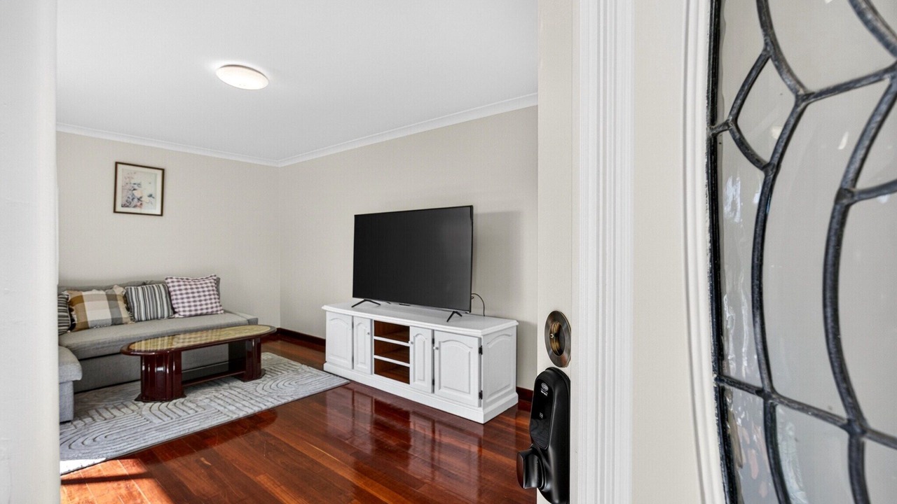 Photo of Livingroom in Dudley Park