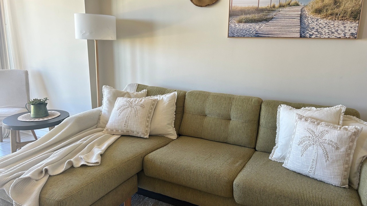 Photo of Livingroom in Semaphore Park