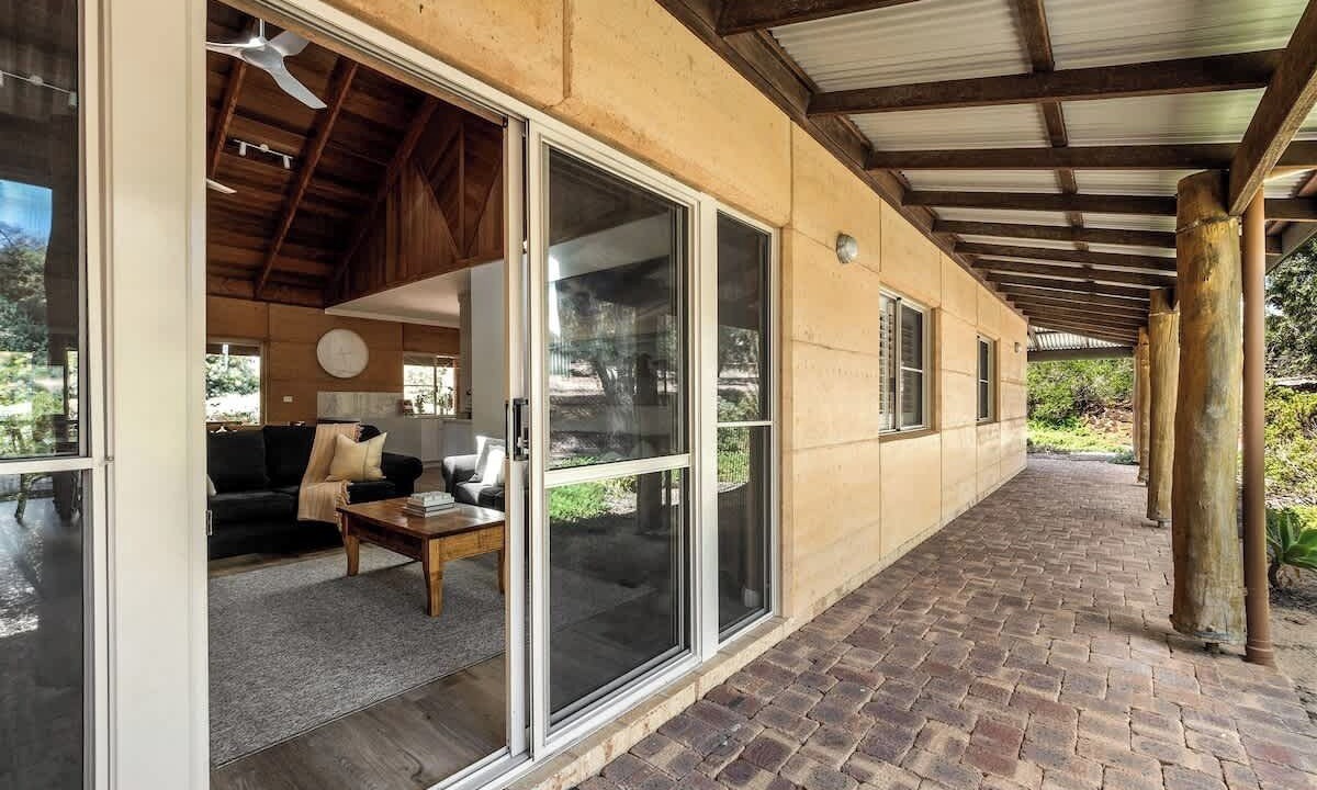 Photo of Patio Balcony in Eagle Bay