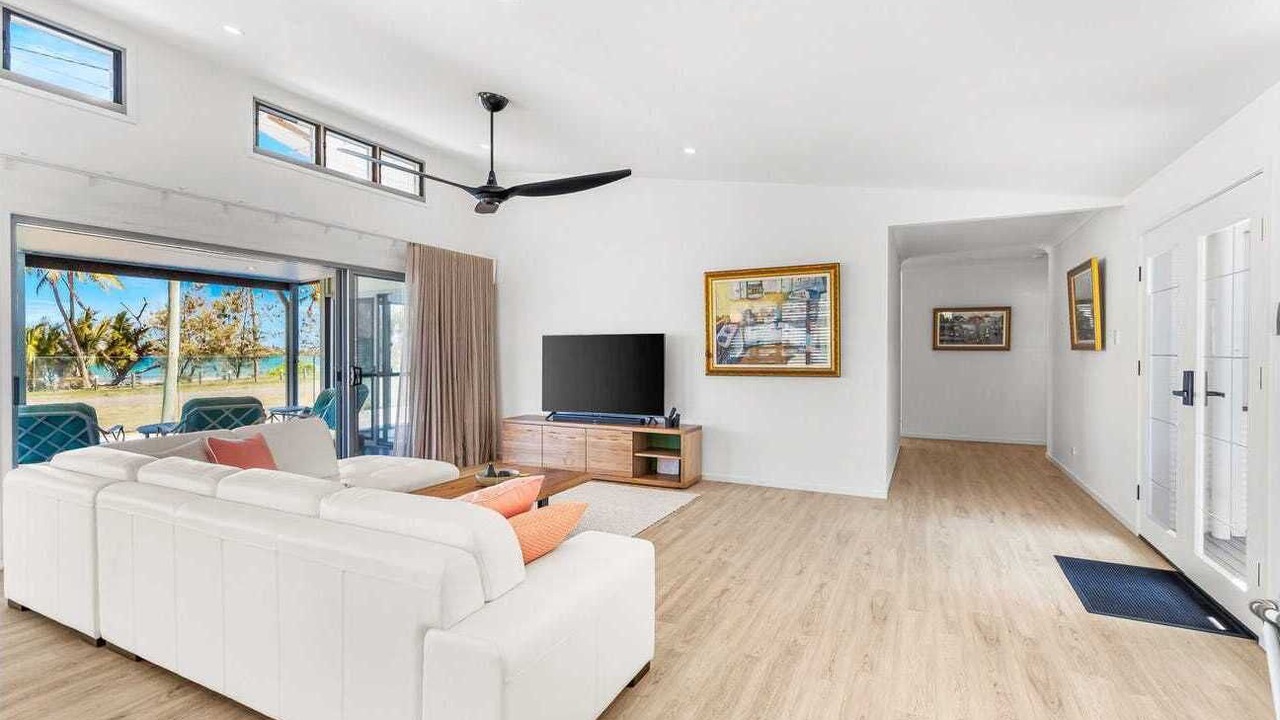 Photo of Livingroom in Grasstree Beach