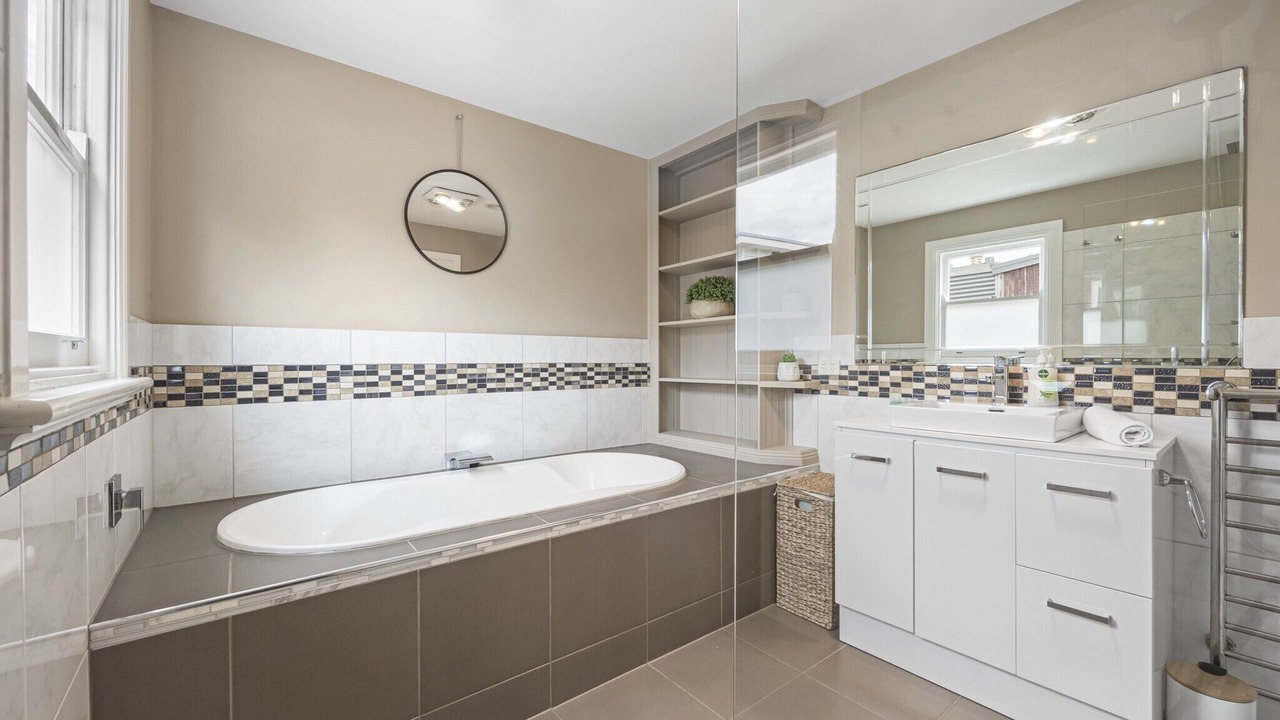 Photo of Bathroom in Golden Point