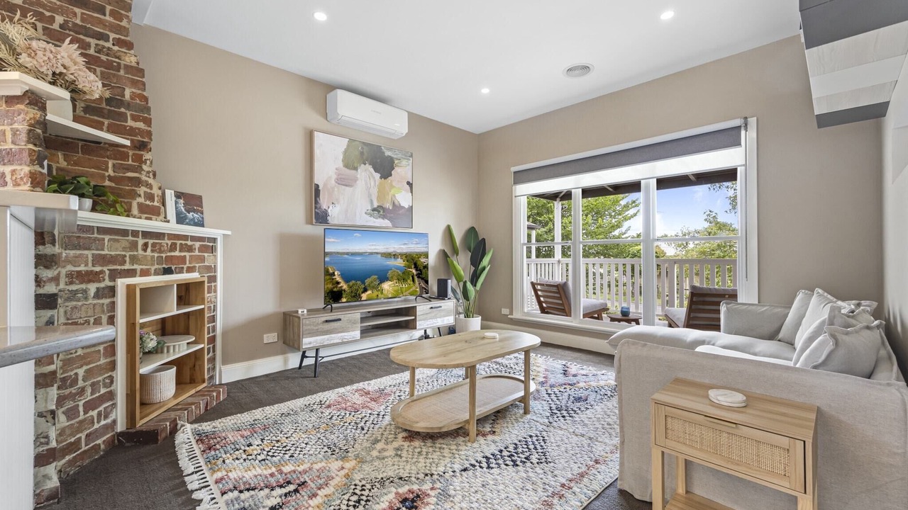 Photo of Livingroom in Golden Point