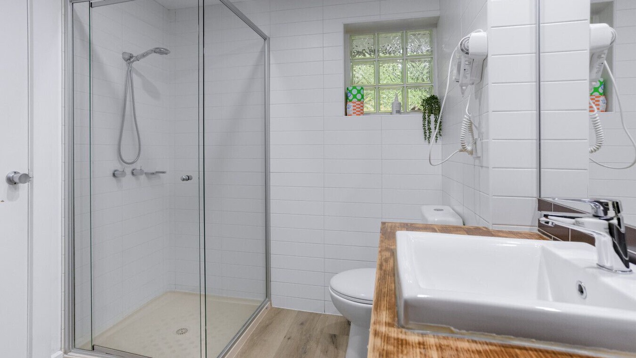Photo of Bathroom in Lorne