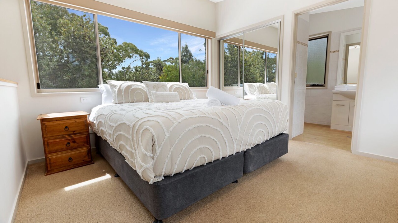 Photo of Bedroom in Forge Creek