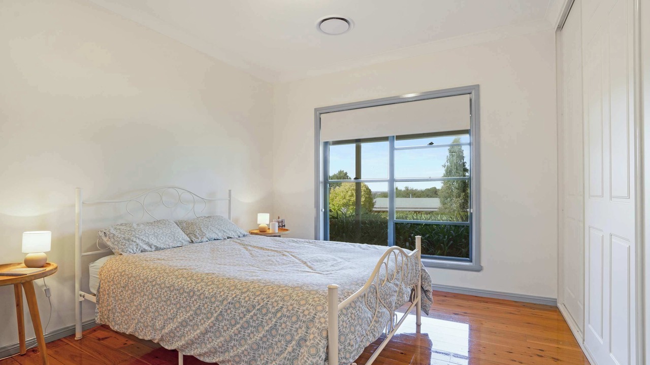 Photo of Bedroom in Bletchington