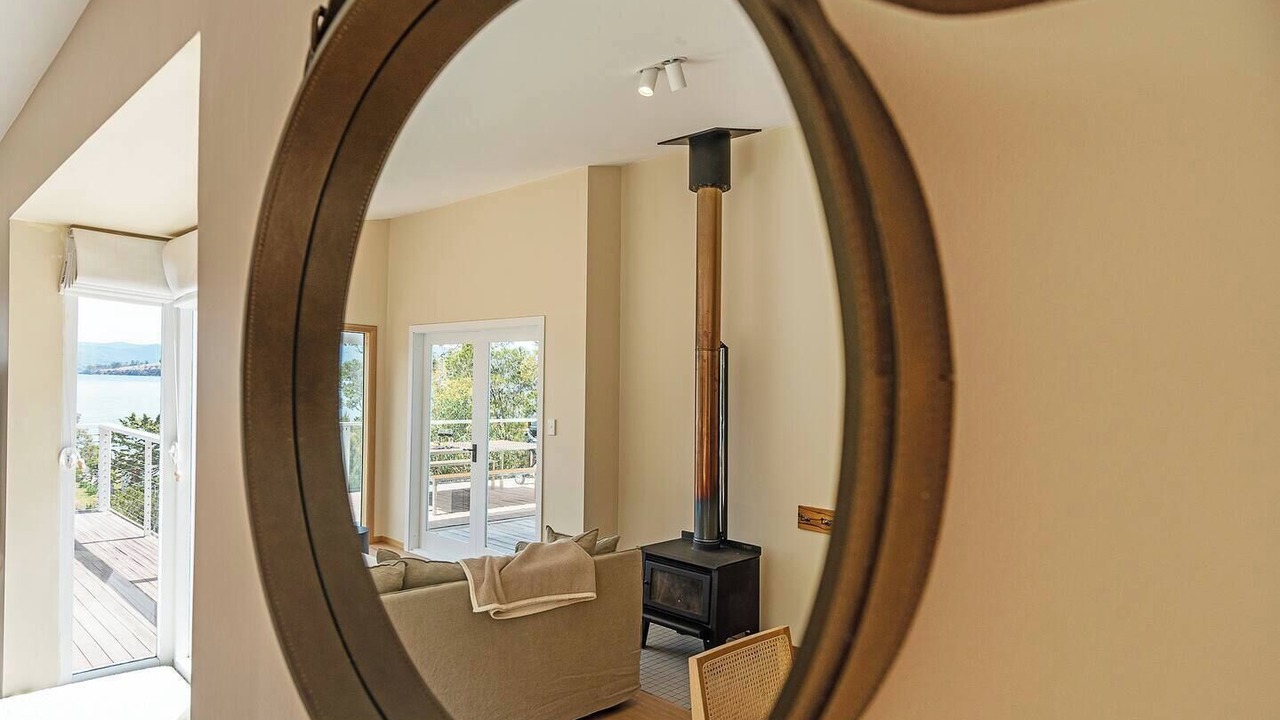 Photo of Livingroom in Dennes Point