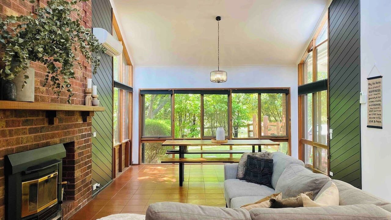 Photo of Livingroom in East Warburton