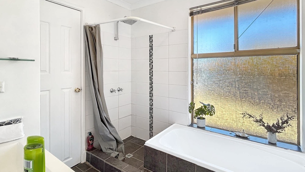 Photo of Bathroom in Marangaroo