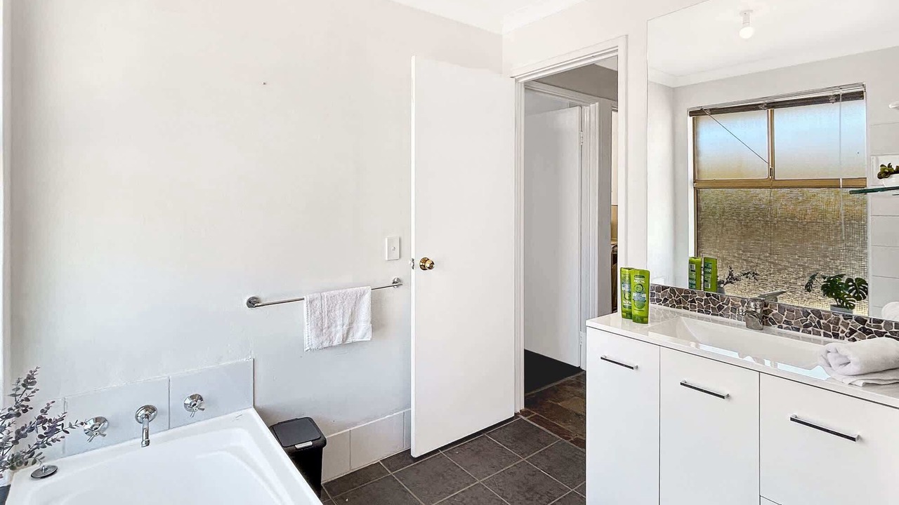 Photo of Bathroom in Marangaroo