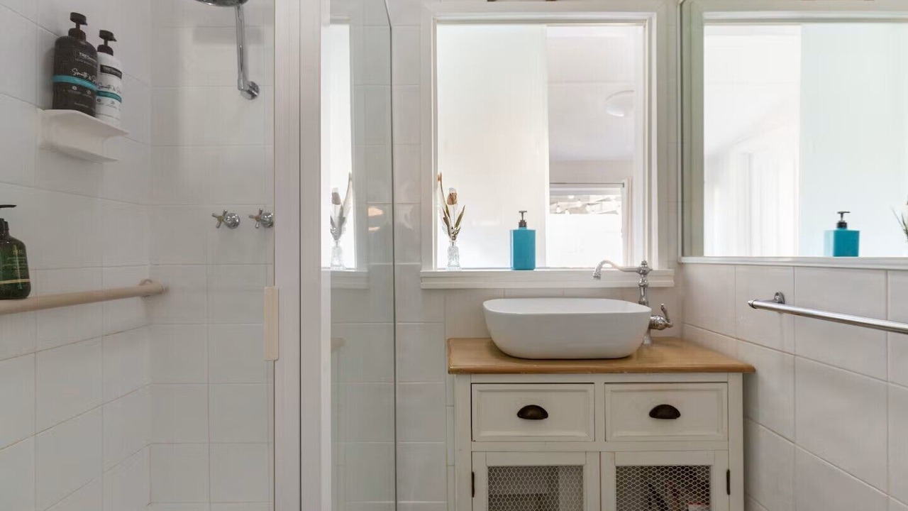 Photo of Bathroom in Lakes Entrance