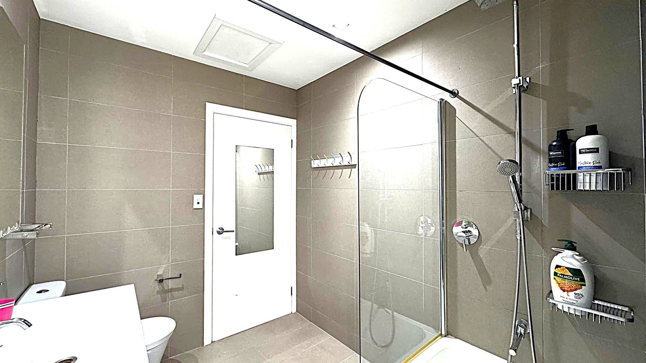 Photo of Bathroom in Picnic Point