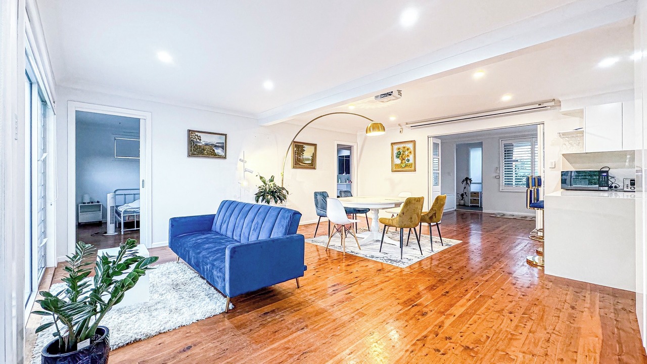 Photo of Livingroom in Picnic Point