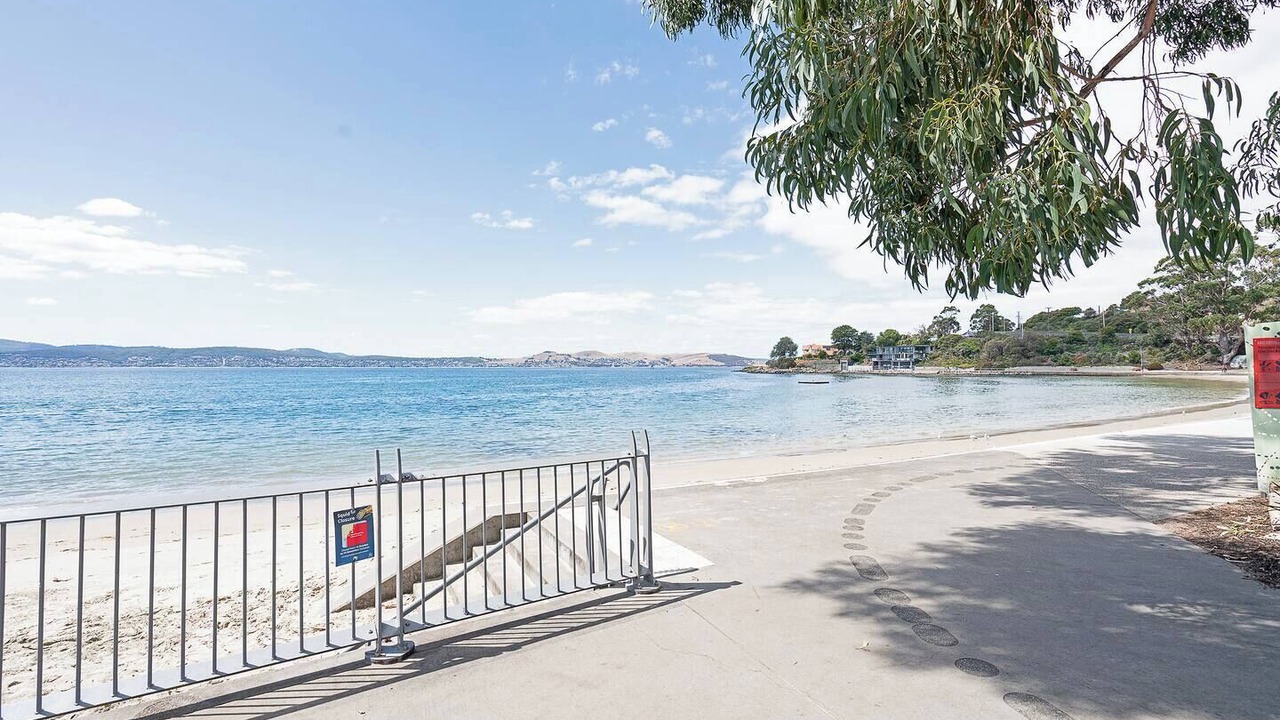 Photo of Others in Sandy Bay