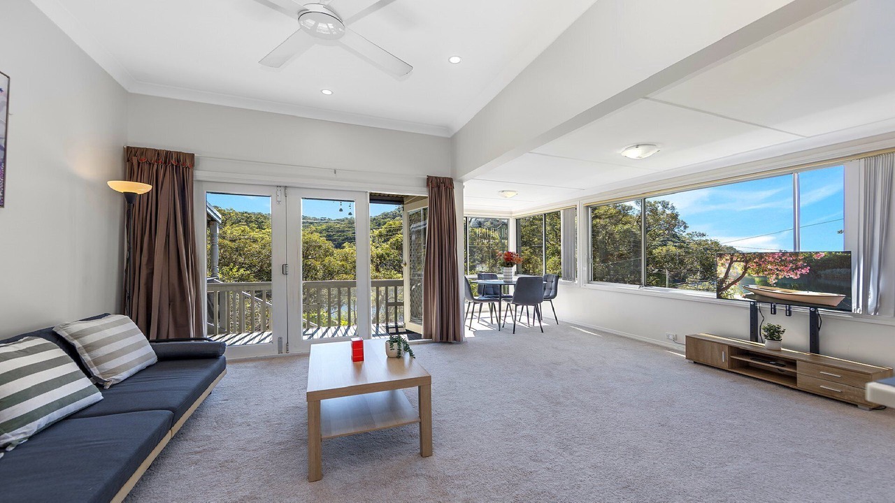 Photo of Livingroom in Horsfield Bay