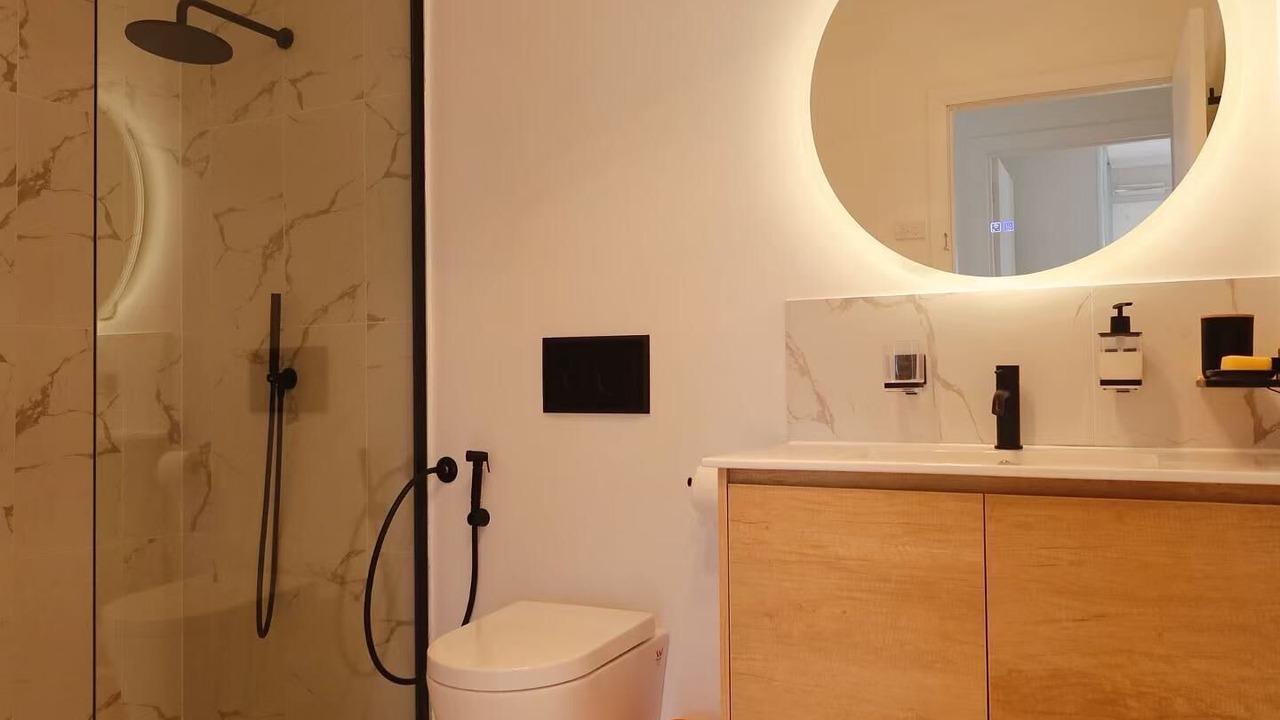 Photo of Bathroom in Tinderbox