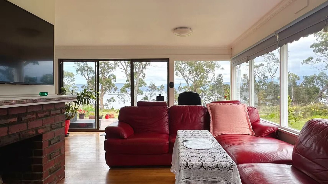Photo of Livingroom in Tinderbox