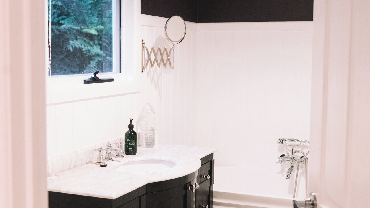 Photo of Bathroom in East Warburton