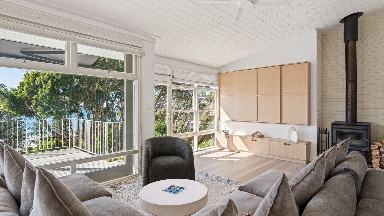 Photo of Livingroom in Whale Beach