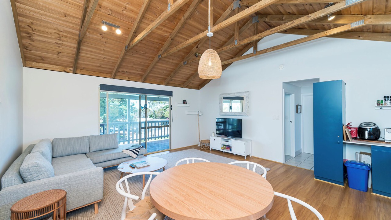 Photo of Livingroom in Guilderton