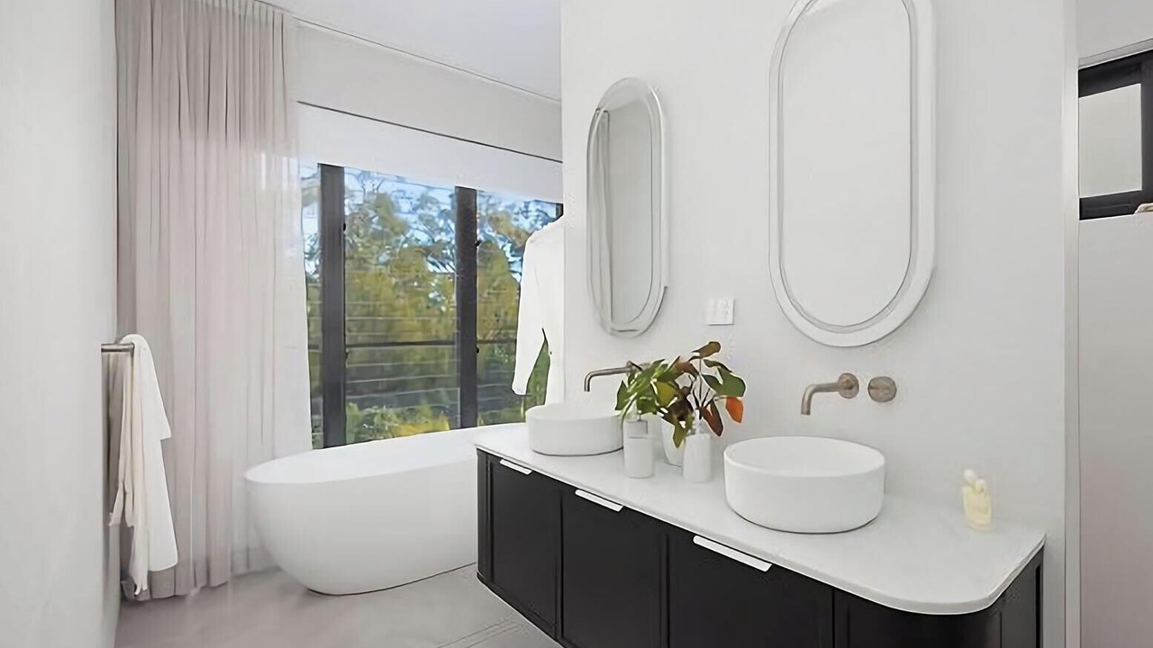 Photo of Bathroom in Morisset Park