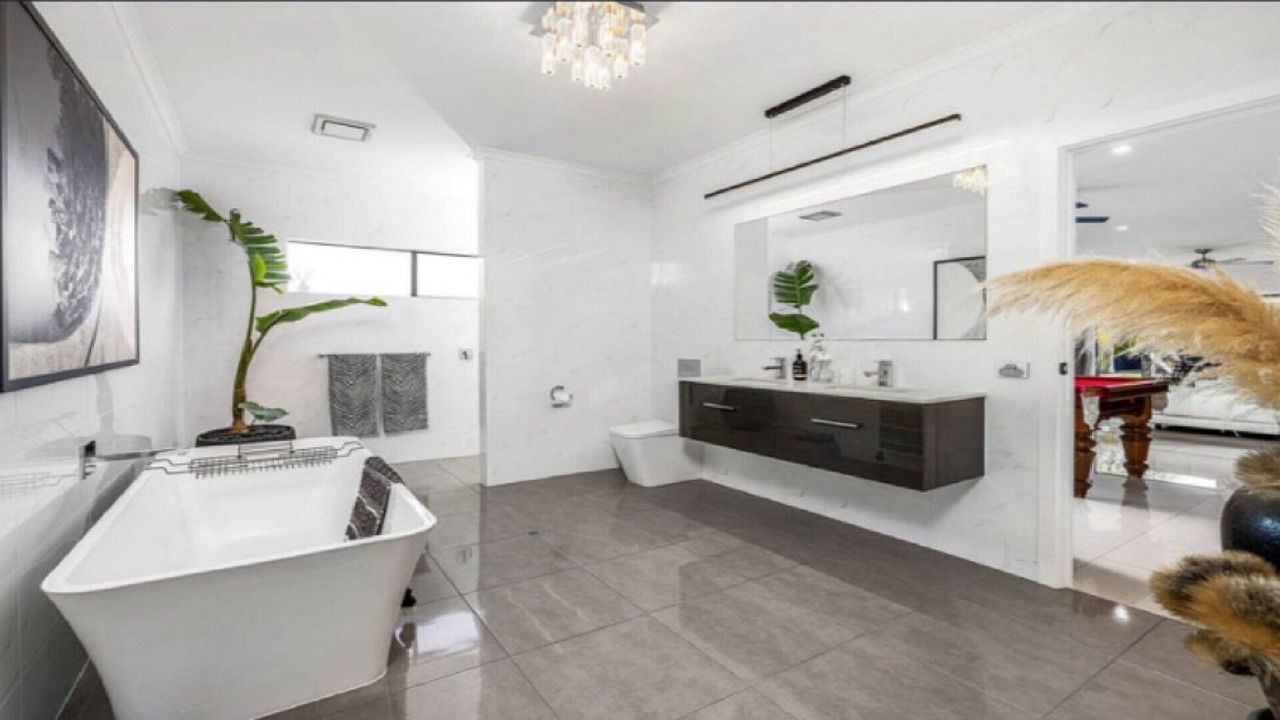 Photo of Bathroom in Lake Wangary