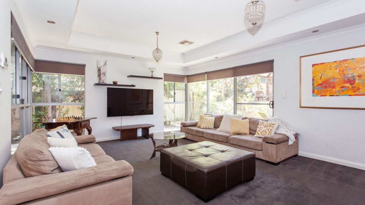 Photo of Livingroom in Beaconsfield