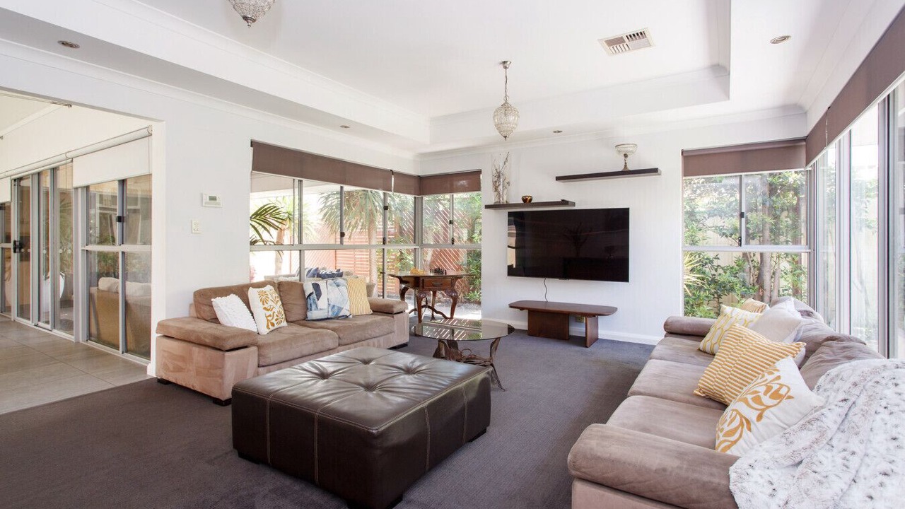 Photo of Livingroom in Beaconsfield