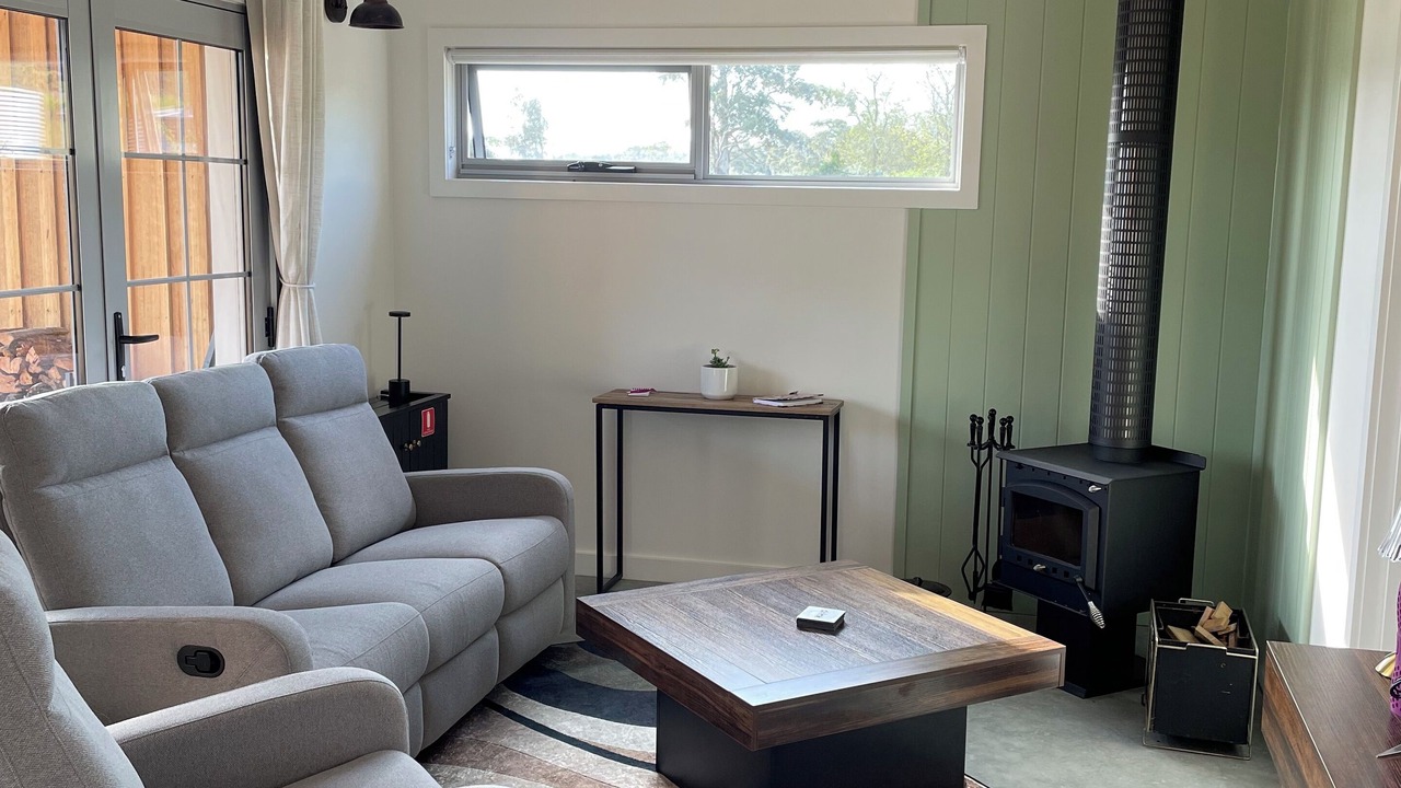 Photo of Livingroom in George Town Council