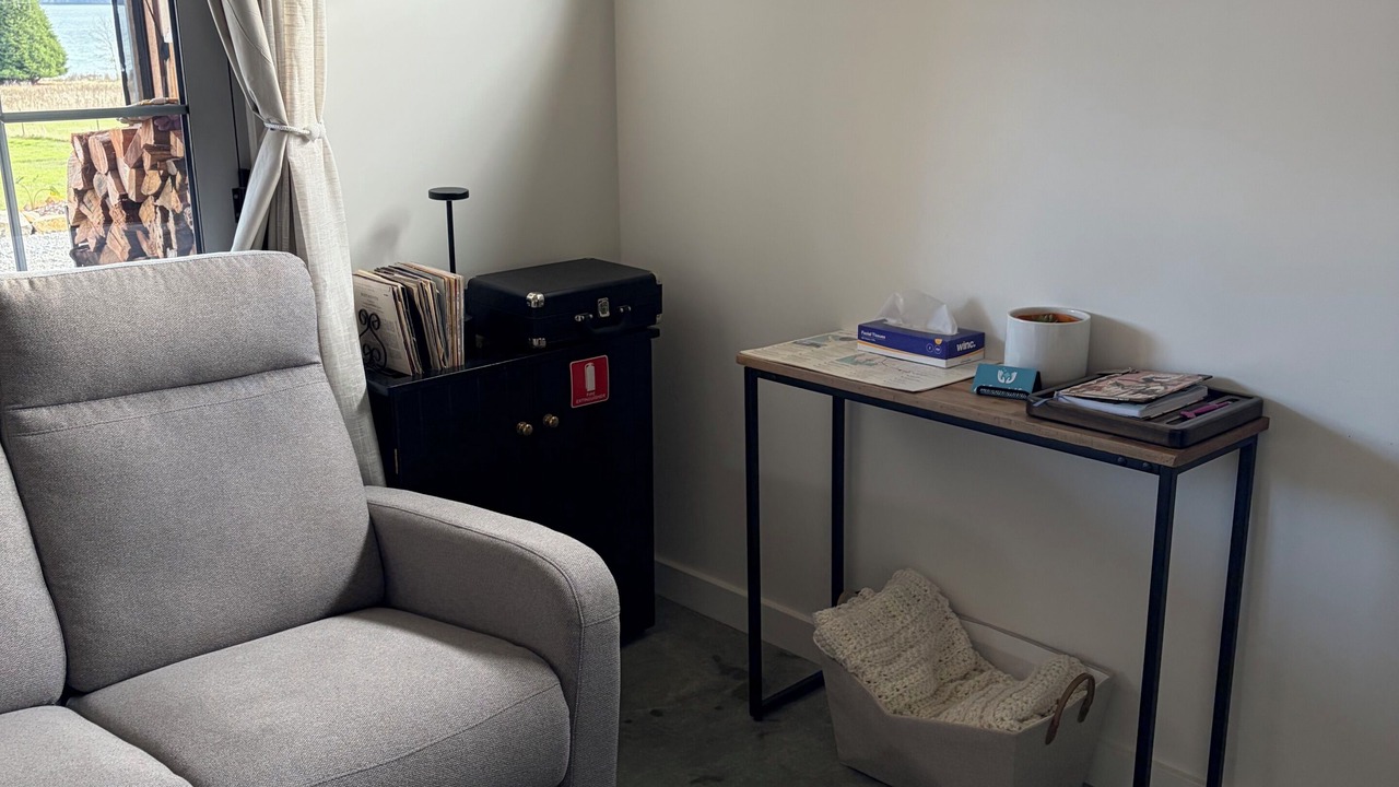 Photo of Livingroom in George Town Council