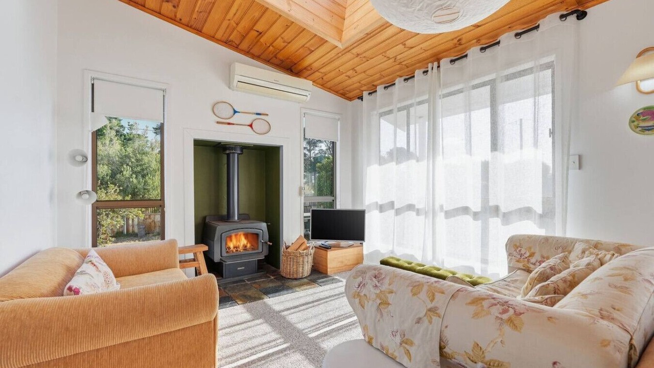 Photo of Livingroom in South Arm