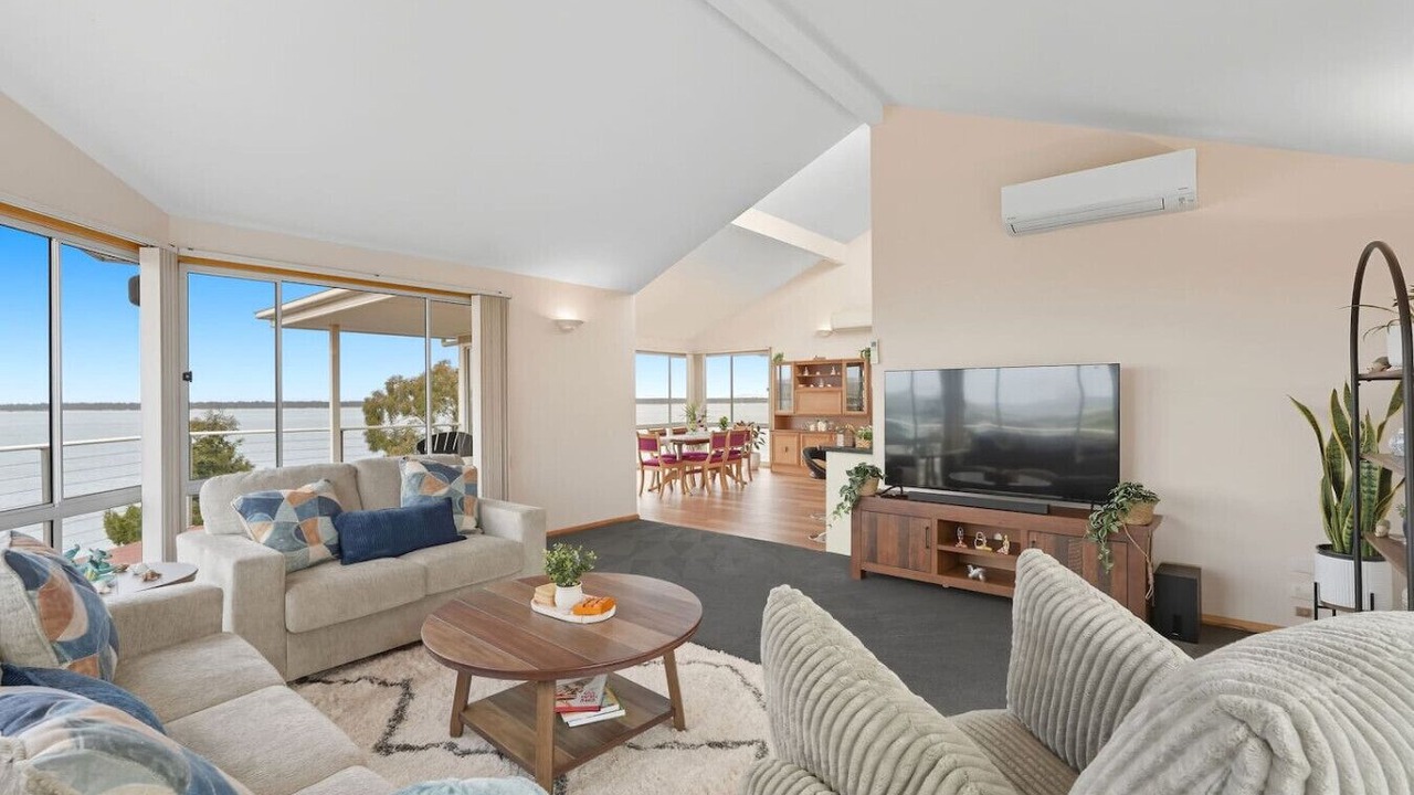 Photo of Livingroom in Midway Point
