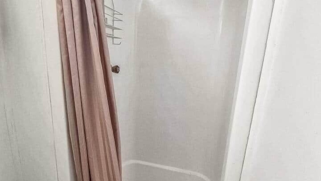 Photo of Bathroom in Upper Warren